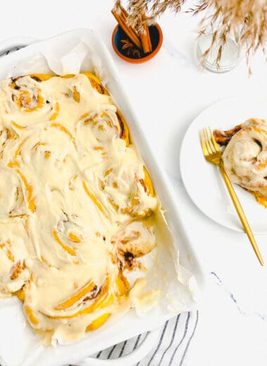 pumpkin spice cinnamon roll_6903